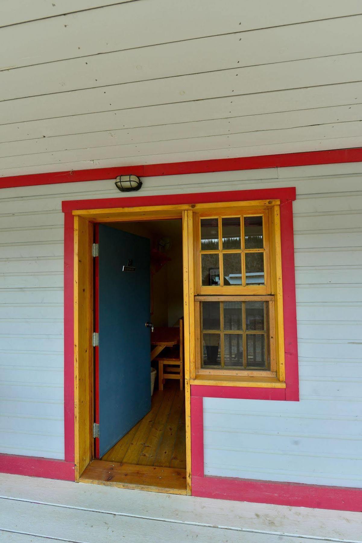 فندق The Bunkhouse داوسون المظهر الخارجي الصورة