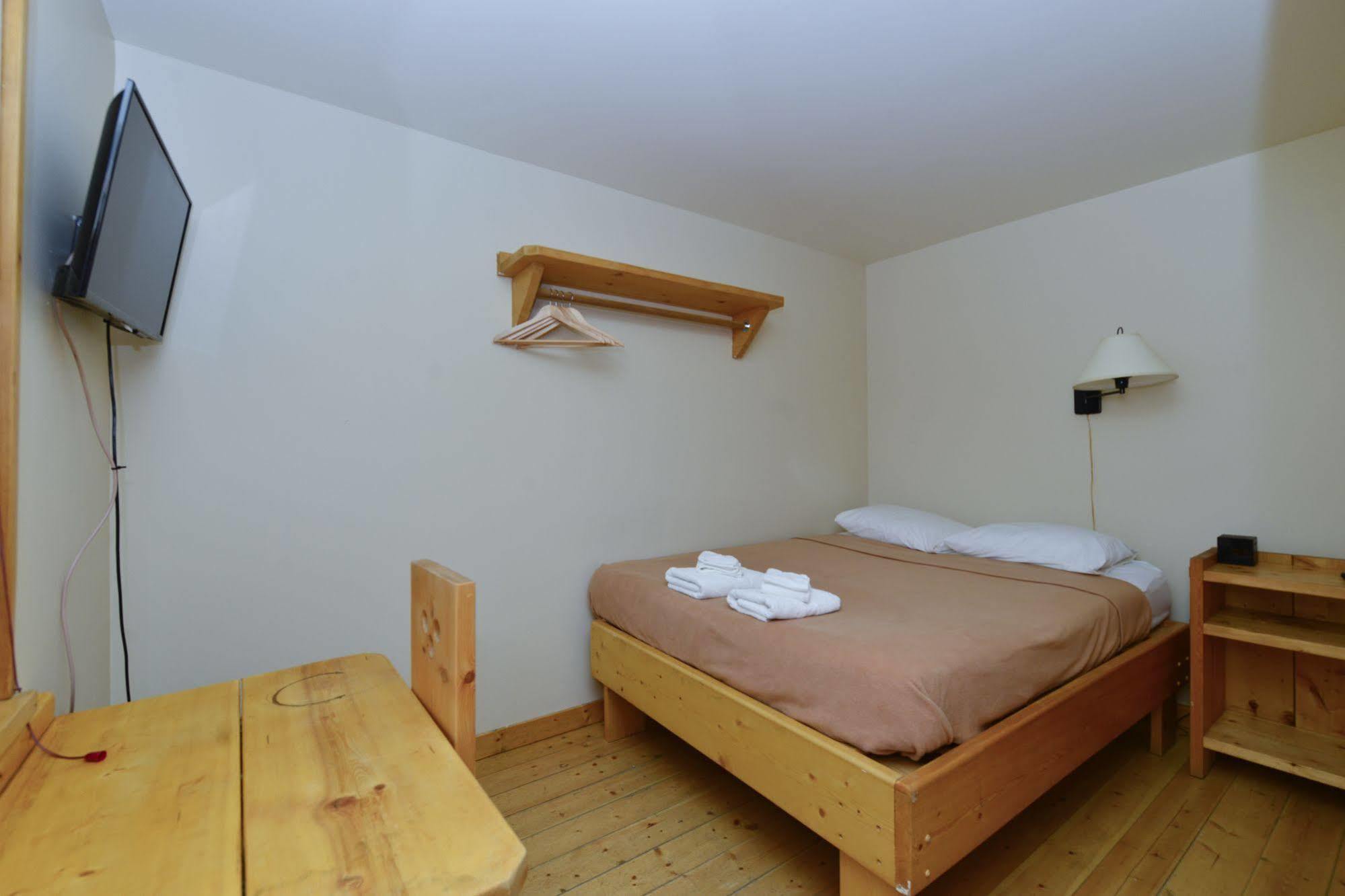 فندق The Bunkhouse داوسون المظهر الخارجي الصورة