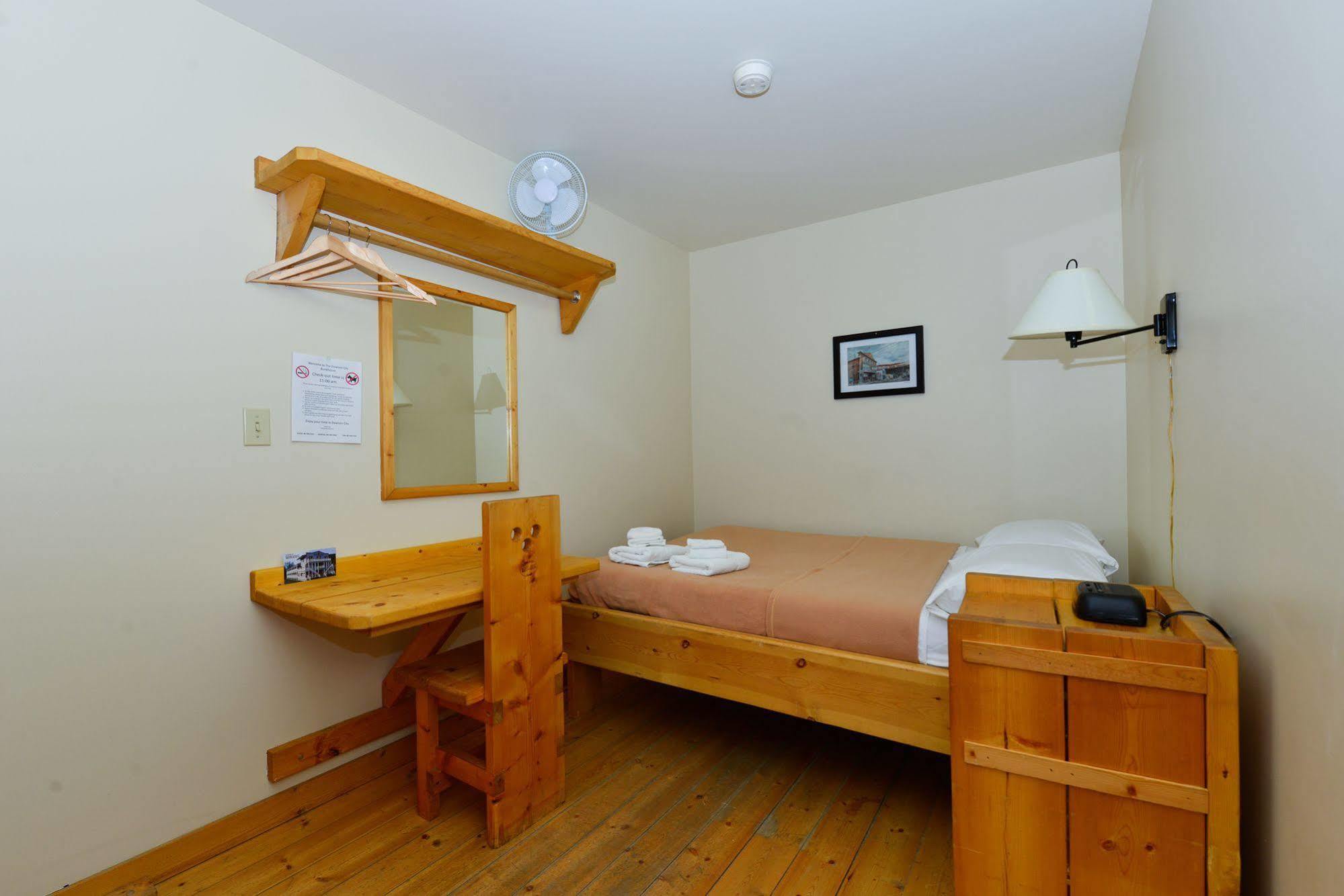 فندق The Bunkhouse داوسون المظهر الخارجي الصورة